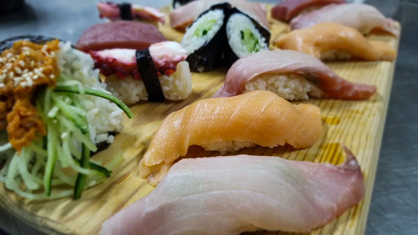 sushi tradicional japonés